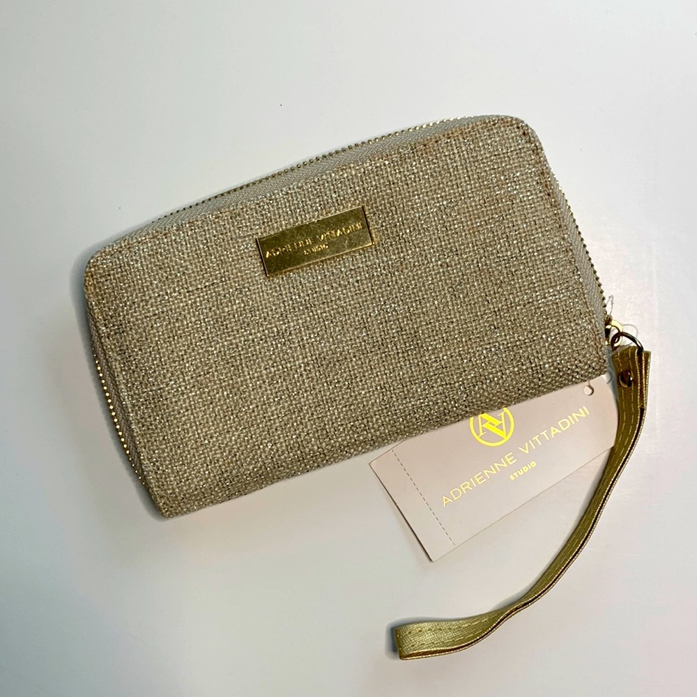Linen metallic phone holder/wallet combo. W/wristlet strap.silver/beige linen